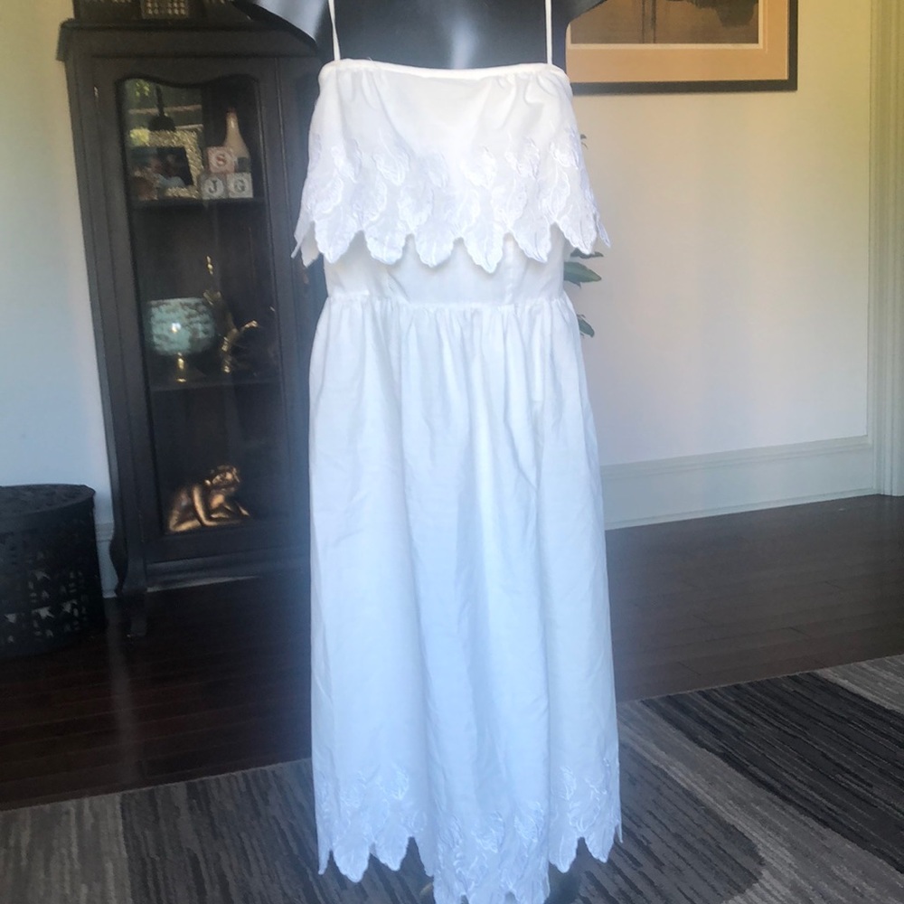 Elegant White Lace Dress